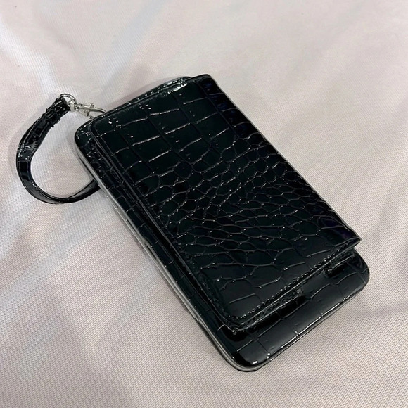 Black Crocodile wristlet - Picture 1 of 5